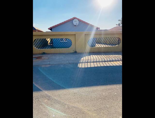 3 BEDROOM HOUSE FOR SALE IN WINDMILL PARK